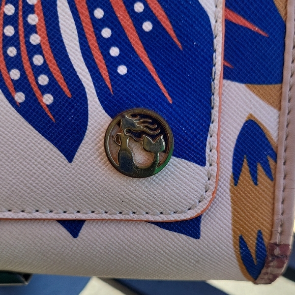 Spartina 449 Floral Wallet - Blue, Red, Tan - Picture 2 of 16